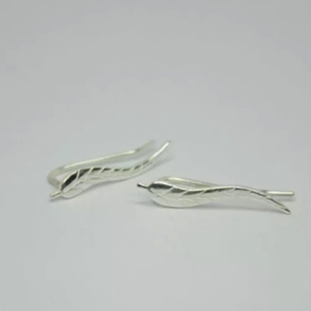 Cute & simple silver leaf earring